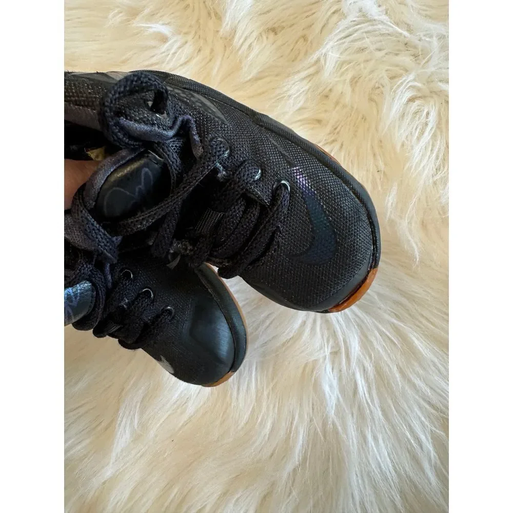 Nike black‎ tennis shoes size 5